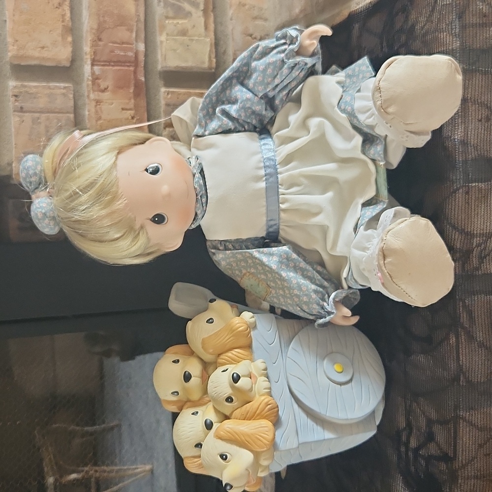 Precious Moments 1994 "God Loveth A Cheerful Giver" Doll